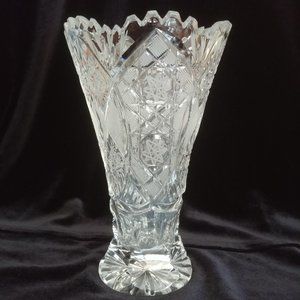 Diamond-Cut Crystal diamond style and wedge cut-pattern Lead crystal Vase 8"